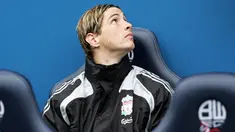 Liverpool's forward Fernando Torres takes his seat on the bench before they took on Bolton Wanderers in their English Premier League match at Reebok Stadium in Bolton, on November 15, 2008. AFP PHOTO/PAUL ELLIS