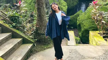 Dalam akun Instagram pribadinya, Amel Carla terbilang aktif mengunggah berbagai kegiatan. Bahkan, momen saat dirinya liburan pun tak luput dari perhatian. (Liputan6.com/IG/@amelcarla)