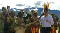 Menteri Perhubungan Budi Karya Sumadi berkunjung di Ilaga, Kabupaten Puncak Papua, Kamis,(22/9/2016).