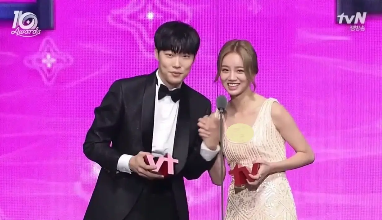 Ryu Jun Yeol - Hyeri. (tvN via Soompi)