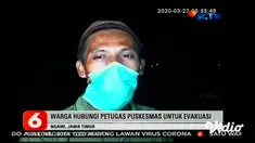 Seorang pengemudi ojek online tergeletak di depan warung makan dengan nafas yang terengah-engah. Warga tidak ada yang berani mendekati untuk menolong karena curiga terjangkit virus corona.