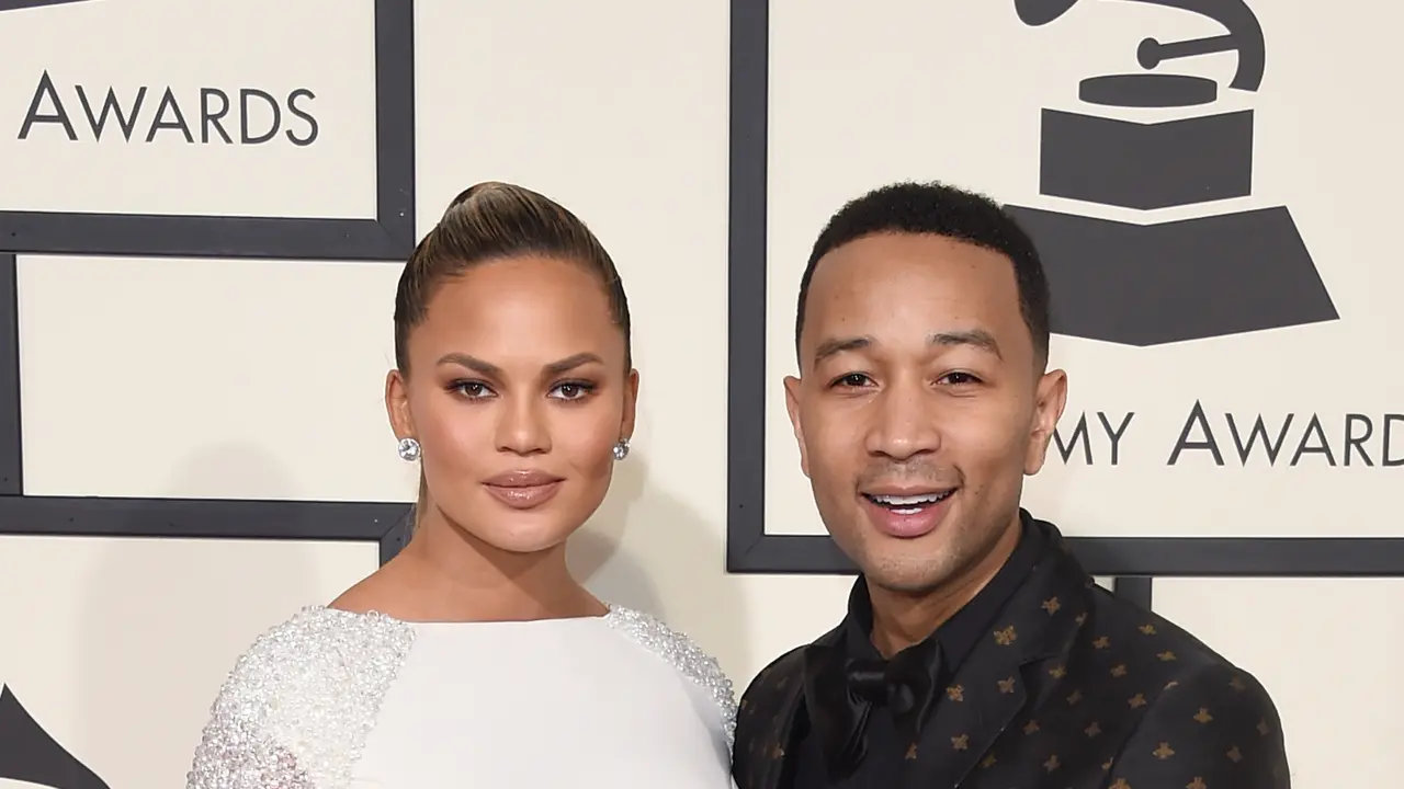 Chrissy Teigen dan John Legend