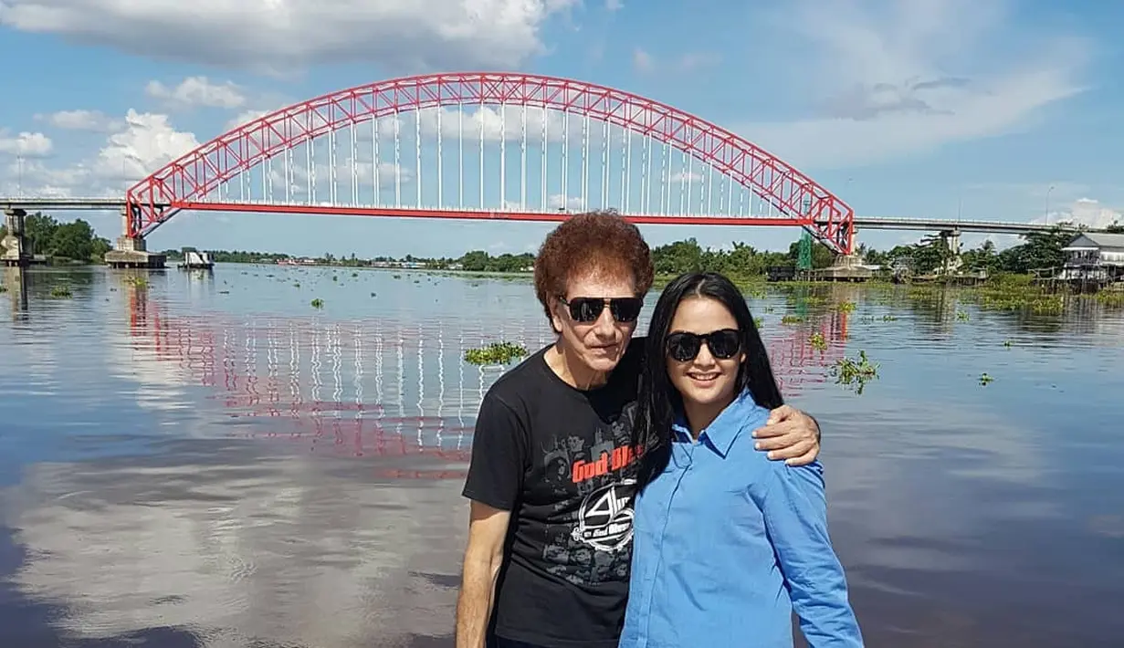 Ahmad Albar dan Dewi Sri Astuti (Instagram/dewiye04)