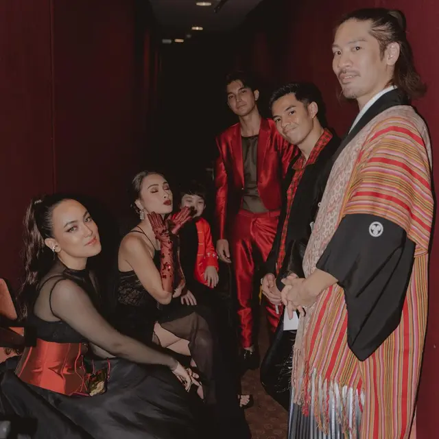 Film Horor Kedua, Ini 6 Potret Penampilan Caitlin Halderman di Gala Premiere Ivanna