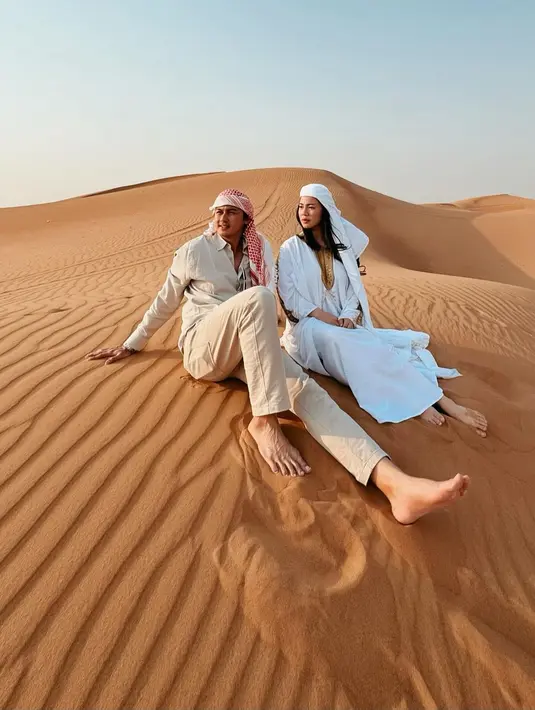 Felicya Angelista dan Caesar Hito liburan ke Dubai. Sejumlah momen selama berada di Uni Emirat Arab dibagikan di medsos dan disambut hangat netizen. (Foto: Dok. Instagram @hitocaesar)