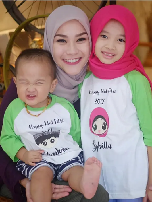 Pemeran Zaskia Adya Mecca pada puasa tahun ini tidak mau terlalu sibuk dengan pekerjaannya. Ia tidak lagi mengambil kerjaan acara live maupun syuting sinetron. Hal itu guna lebih dekat dengan buah hatinya. (Instagram/zaskiadyamecca)