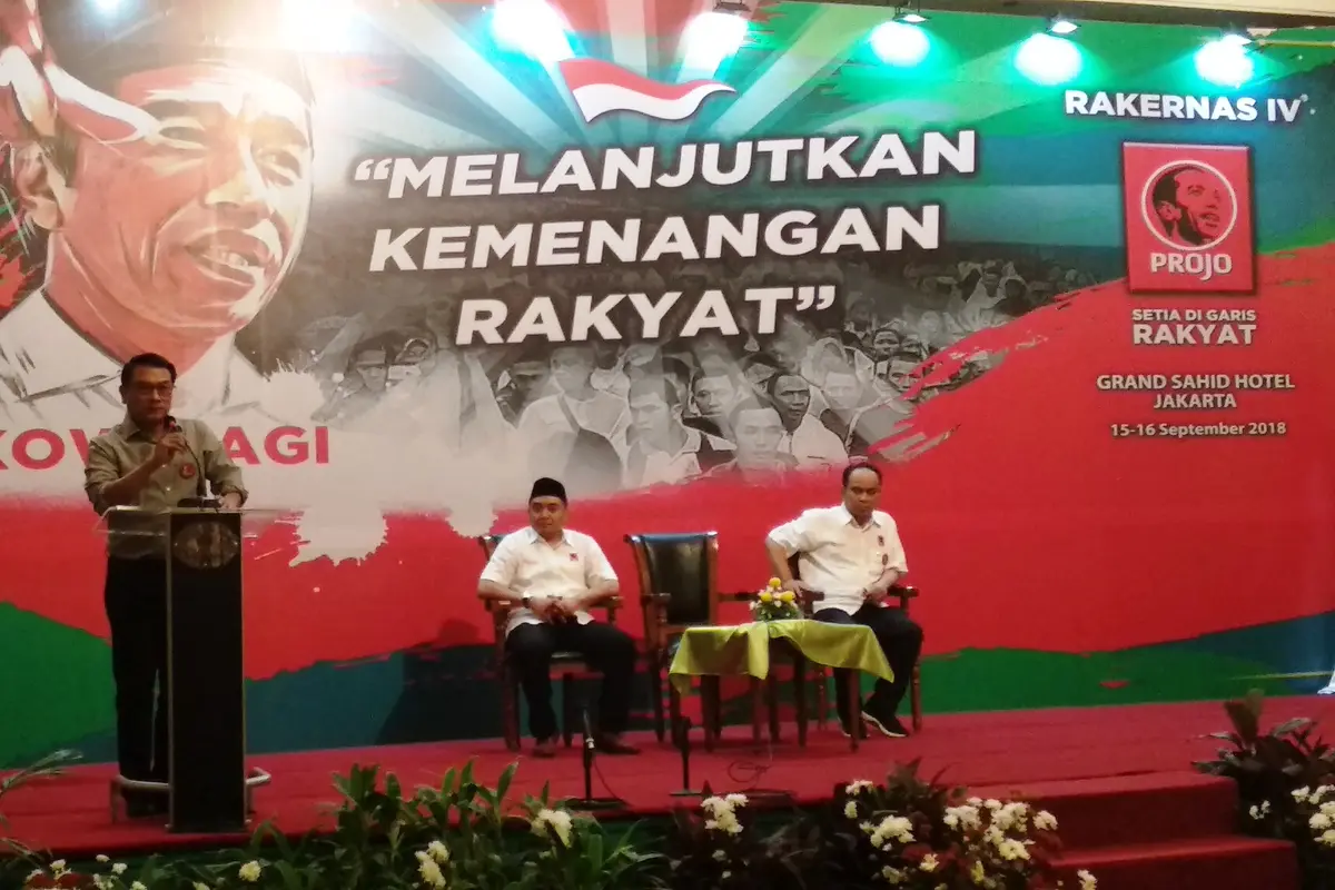 Kepala Kantor Staf Presiden (KSP) Moeldoko menghadiri pembukaan Rekernas IV Relawan Jokowi atau Projo. (Liputan6.com/Ika Defianti)