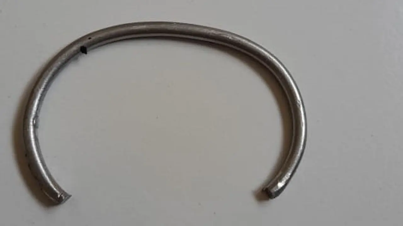 Cincin yang dilepaskan damkar dari kemaluan seorang pria di Kabupaten Tangerang. (Istimewa)