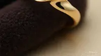 7 Bentuk Cincin Emas 24 Karat yang Wajib Kamu Lirik, Jadi Model Terbaru di 2025