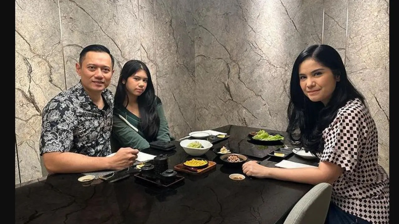 Ketua Umum Partai Demokrat Agus Harimurti Yudhoyono alias AHY mengunggah foto bersama keluarga usai tak jadi menjadi bakal cawapres mendampingi bakal capres Anies Baswedan.