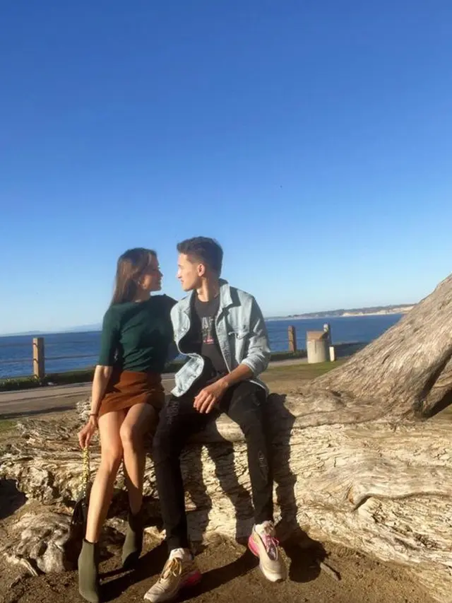 [Fimela] Cinta Laura dan Arya Vasco