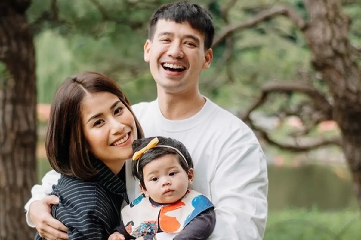 Jarang Tersorot, Ini 7 Momen Manis Keluarga Kecil Tarra Budiman