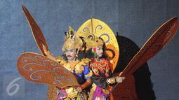 Salah satu adegan dari kisah turunnya Bhagavad Gita yang ditampilkan pada perayaan Gita Jayanti dalam bentuk drama tari di Jakarta, Sabtu (24/12). (Liputan6.com/Helmi Afandi)