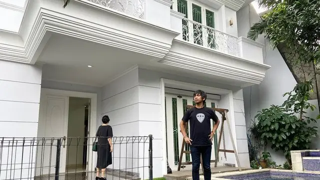 Potret Bagian Depan Rumah 6 Vokalis Band Tanah Air, Hunian Ariel NOAH Elegan