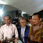 Presiden Jokowi cek podium yang akan digunakan untuk sidang tahunan DPR/MPR besok. (Merdeka.com/Sania Mashabi)
