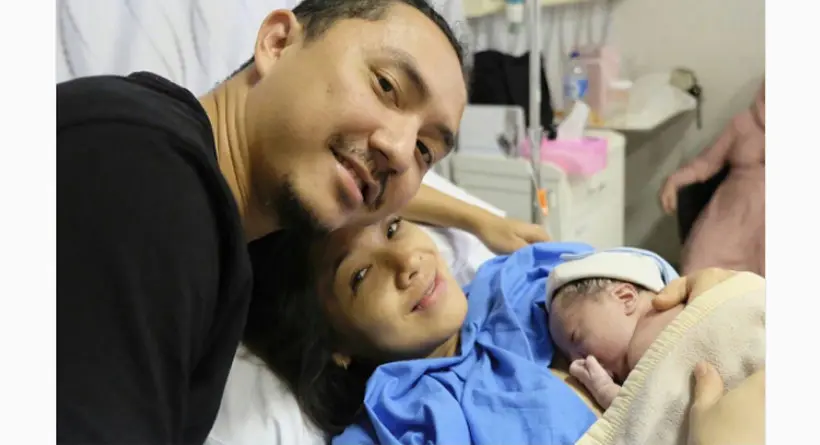 Ananda Omesh bersama sang istri, Dian Ayu Lestari baru saja dikaruniai anak kedua. (Instagram)
