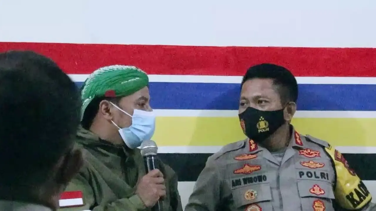 Kapolres Pemalang AKBP Ari Wibowo mengajak warga untuk Ngobrol dan Pikir Bareng (Ngopi Bareng). (Foto: Humas Polres Pemalang/Liputan6.com)