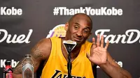 Usai melakukan pertandingan terakhir, Kobe Bryant di wawancara oleh beberapa media. Tak lupa juga, Kobe Bryant berpesan untuk para generasi muda LA Lakers untuk tetap berkarya dan menciptakan permainan indah. (AFP/Bintang.com)