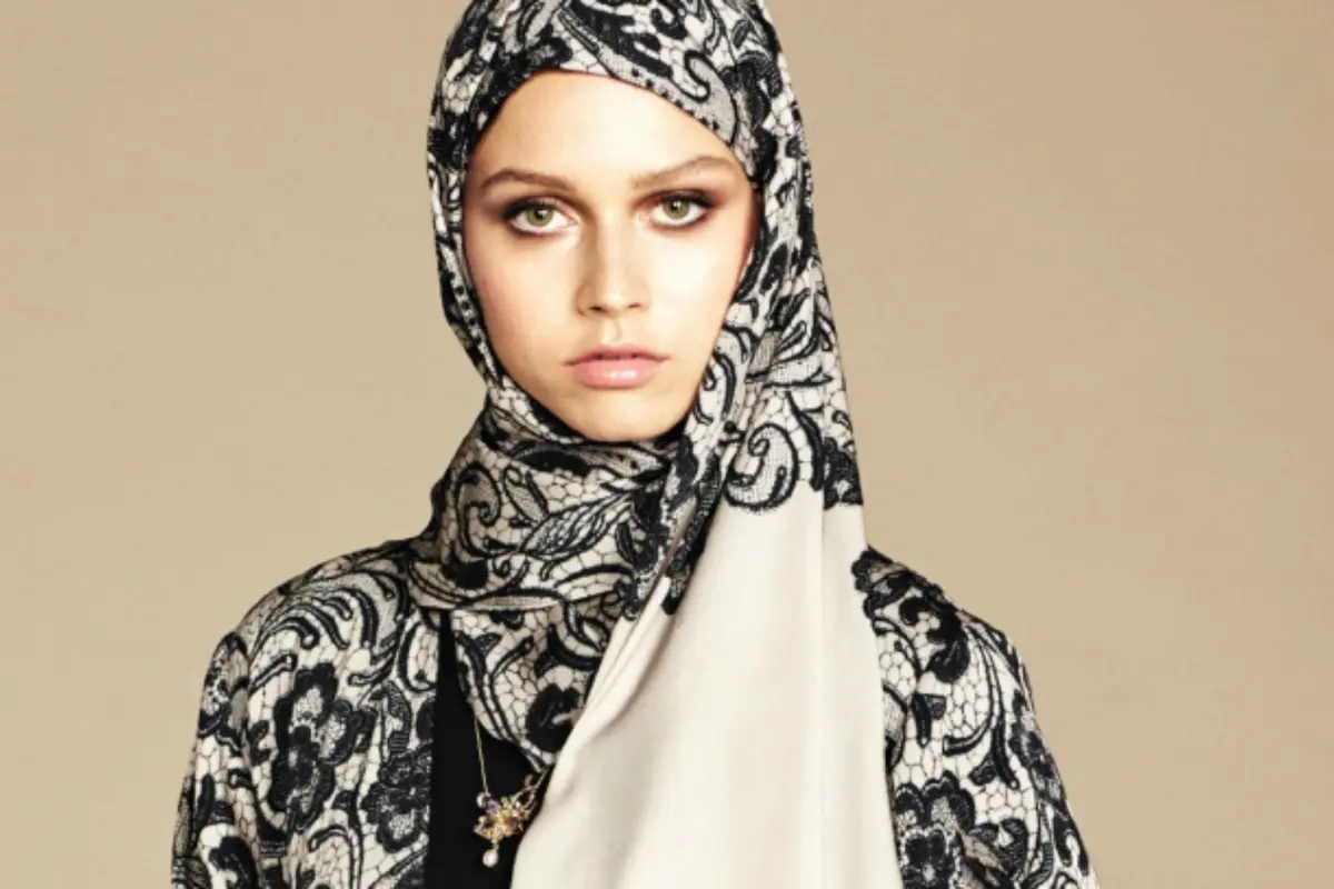 Dolce & Gabbana Luncurkan Koleksi Hijab Perdana