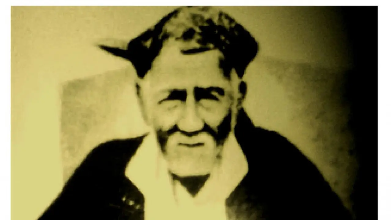 KH Hasan Besari (sumber: uinsuka.kmnu.or.id)