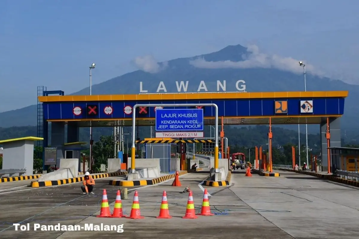Jalan Tol Pandaan-Malang Seksi I-III sepanjang 30,6 km.