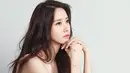 Yoona juga sempat menjadi model cover majalah Ming's Hong Kong dan Ceci China. (Foto: Allkpop.com)