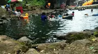 Rehab Jiwa dan Raga di Kolam Pemandian Cirahab