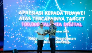 Kepala KSP Jenderal (Purn) Moeldoko (kiri) bersama CEO Huawei Indonesia, Guo Hailong. (Huawei)