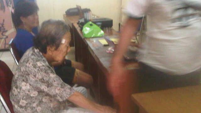 Nenek Tua Renta Digelandang Polisi Pontianak Karena Edarkan Sabu News Liputan6 Com