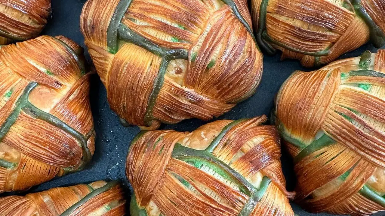 Croissant Ketupat