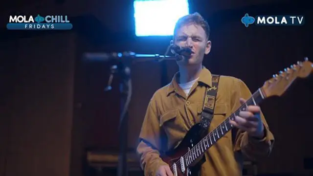 Keseruan Mola Chill Fridays Edisi Ketiga Bareng Tom Misch dan Stars and Rabbit