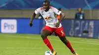 Liverpool tertarik membeli Dayot Upamecano dari RB Leipzig.