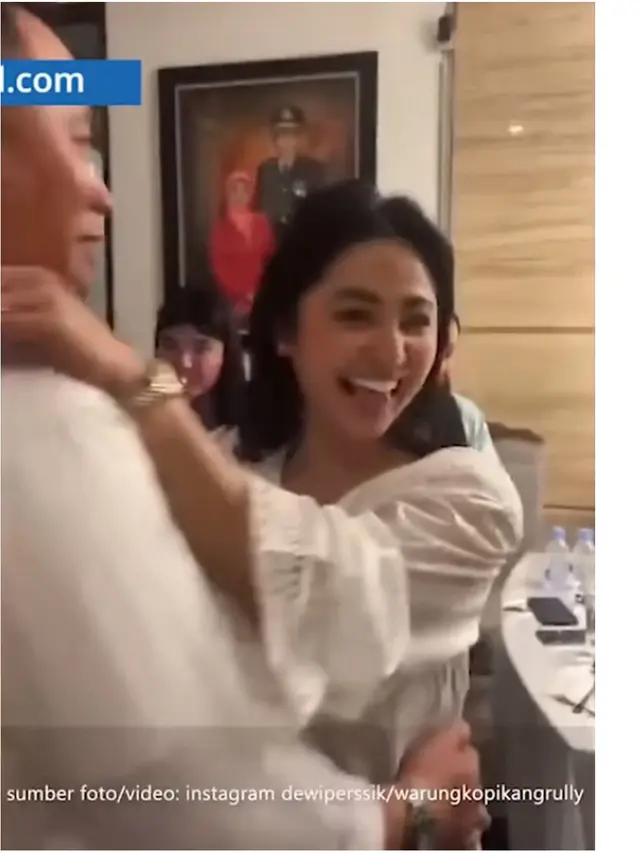 6 Potret Sosok Pilot Calon Suami Dewi Perssik, Diduga Mantan Kekasih Tessa Kaunang