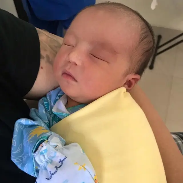 5 Momen Donnie Eks Ada Band Sambut Anak Kedua, Penuh Kebahagiaan