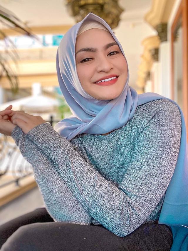 Nathalie Holscher. (Foto: Instagram @nathalieholscher)