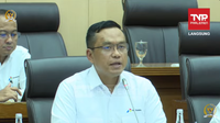 Direktur Utama Pertamina Simon Aloysius Mantiri dalam rapat kerja dengan Komisi XII DPR RI di Jakarta, Senin (17/11/2025). Dok Youtube