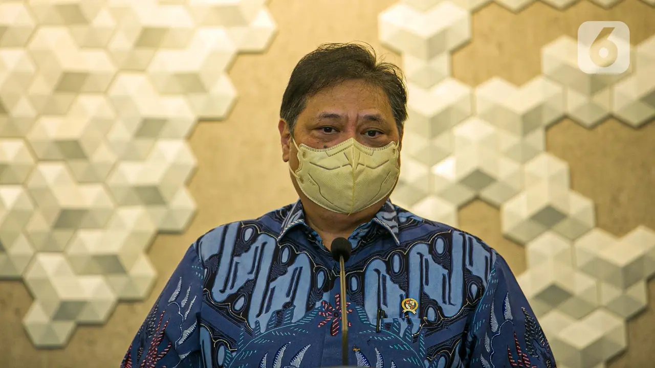 FOTO: Kemristek Beri GeNose C19 kepada Kemenko Perekonomian untuk Deteksi COVID-19