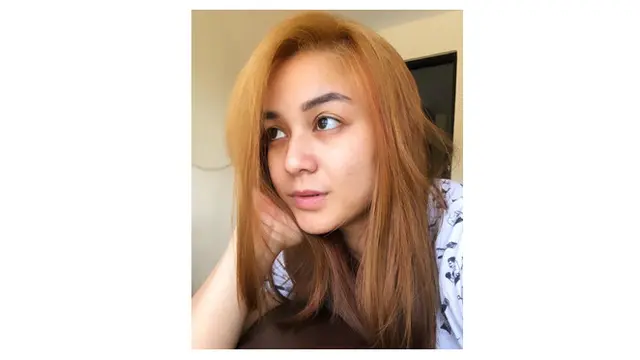6 Potret Juwita Bahar Tanpa Makeup, Tetap Cantik dan Memesona