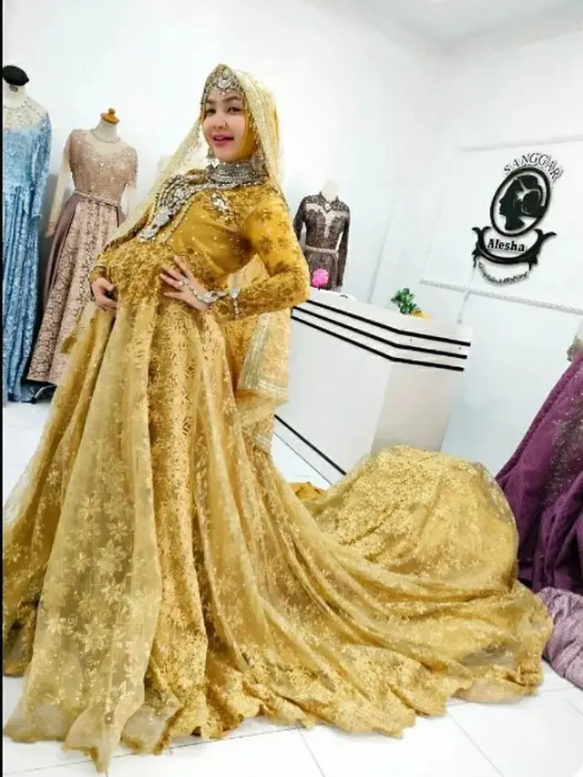 6 Potret Roro Fitria Pamer Baby Bump, Curi Perhatian