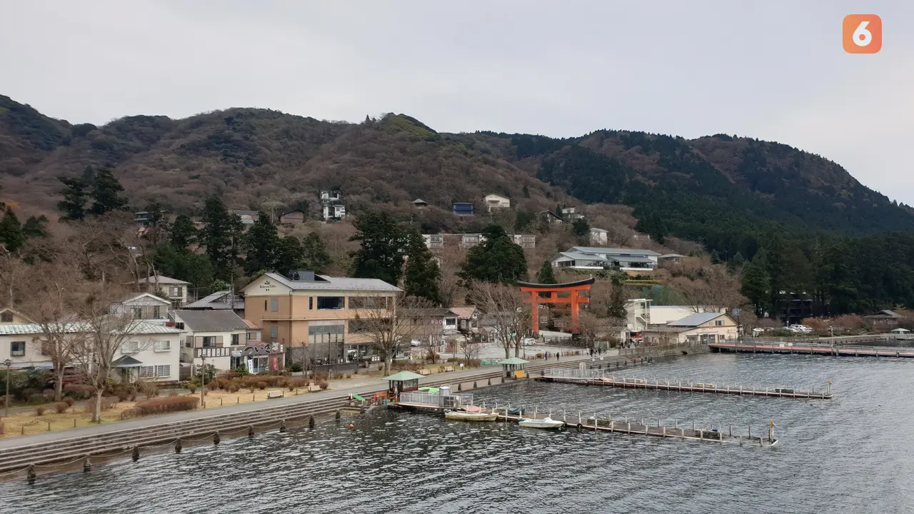 Danau Ashi, Jepang
