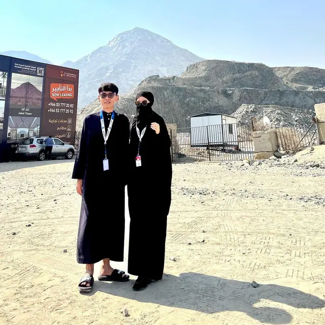 6 Potret Beni Mulyana Umrah Bareng Tunangan, Bungkam Terkait Isu KDRT Lesti Kejora