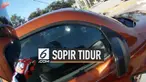 Padahal sudah waktunya kendaraan baik mobil atau motor berjalan karena lampu lalu lintas sudah tak lagi merah. Namun, sopir ini malah sebaliknya. Mobilnya terdiam di saat kendaraan lainnya sudah berjalan. Setelah di cek pengendara lainnya, ternyata s...