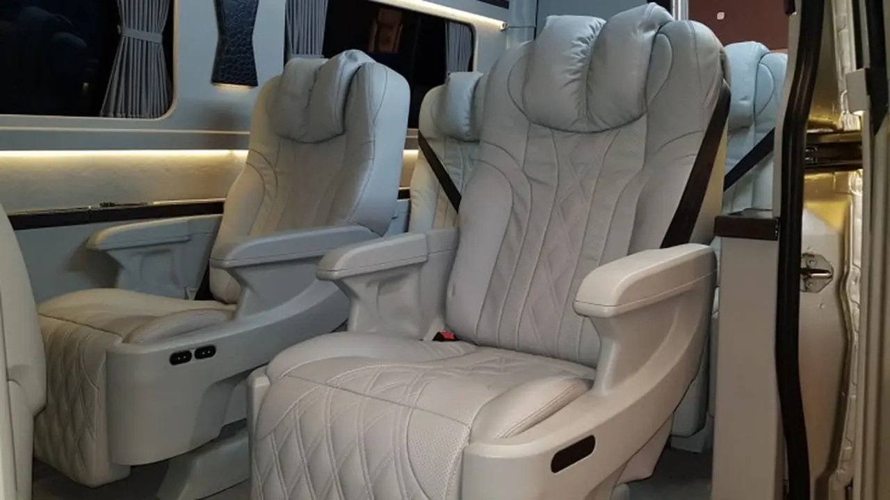 Desain mobil mewah dari Baze.