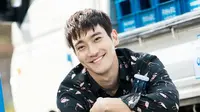 Saat mengikuti audisi Starlight Casting System, Siwon tak ijin dengan orangtuanya. Walaupun akhirnya setuju, akan tetapi orangtua Siwon tak memberi bantuan apapun. (Foto: Allkpop.com)