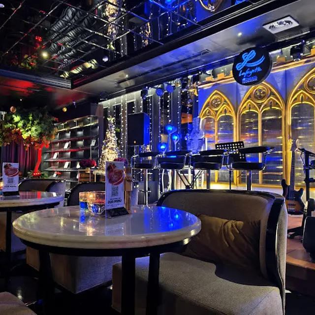 Martinique Sky Lounge (GMaps/ Judi Tjahjono)