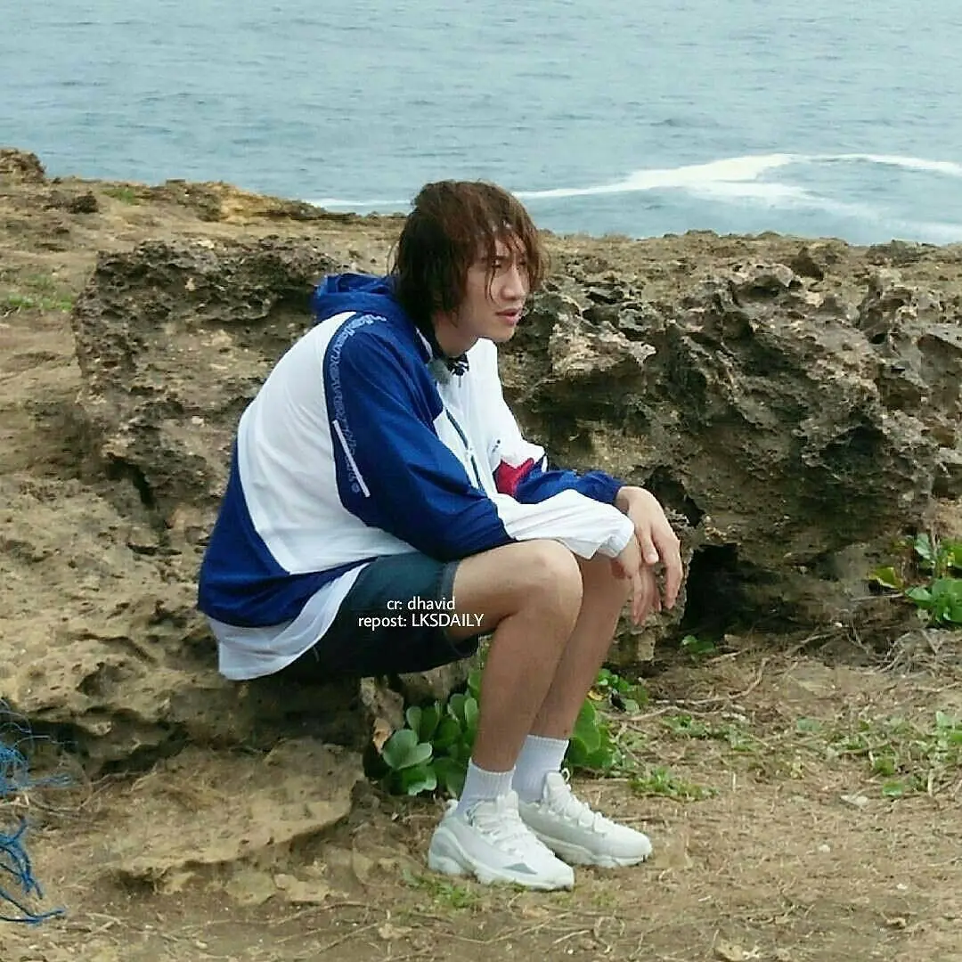 Lee Kwang Soo saat syuting Running Man di Pantai Timang, Gunung Kidul, Yogyakarta (sumber: Instagram/leekwangsoo.fangirl)