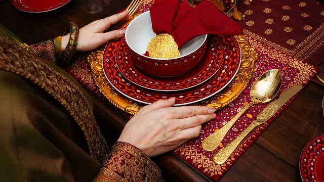 Motif Jumputan Dihadirkan Ghea Panggabean Lewat Koleksi Tableware. Dok. Zen Table