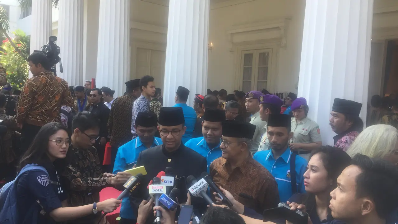 Gubernur DKI Jakarta Anies Baswedan menghadiri upacara peringatan hari lahir Pancasila