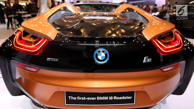 mobil BMW i8 Roadster