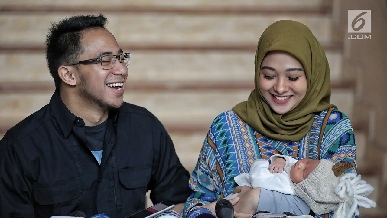 Artis Poppy Bunga Lahirkan Anak ke Dua